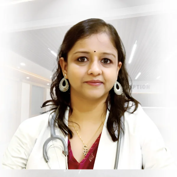 Dr Anubha Jain Best Child Specialist in Varanasi treating newborn baby in Level-3 NICU at Star Hospital